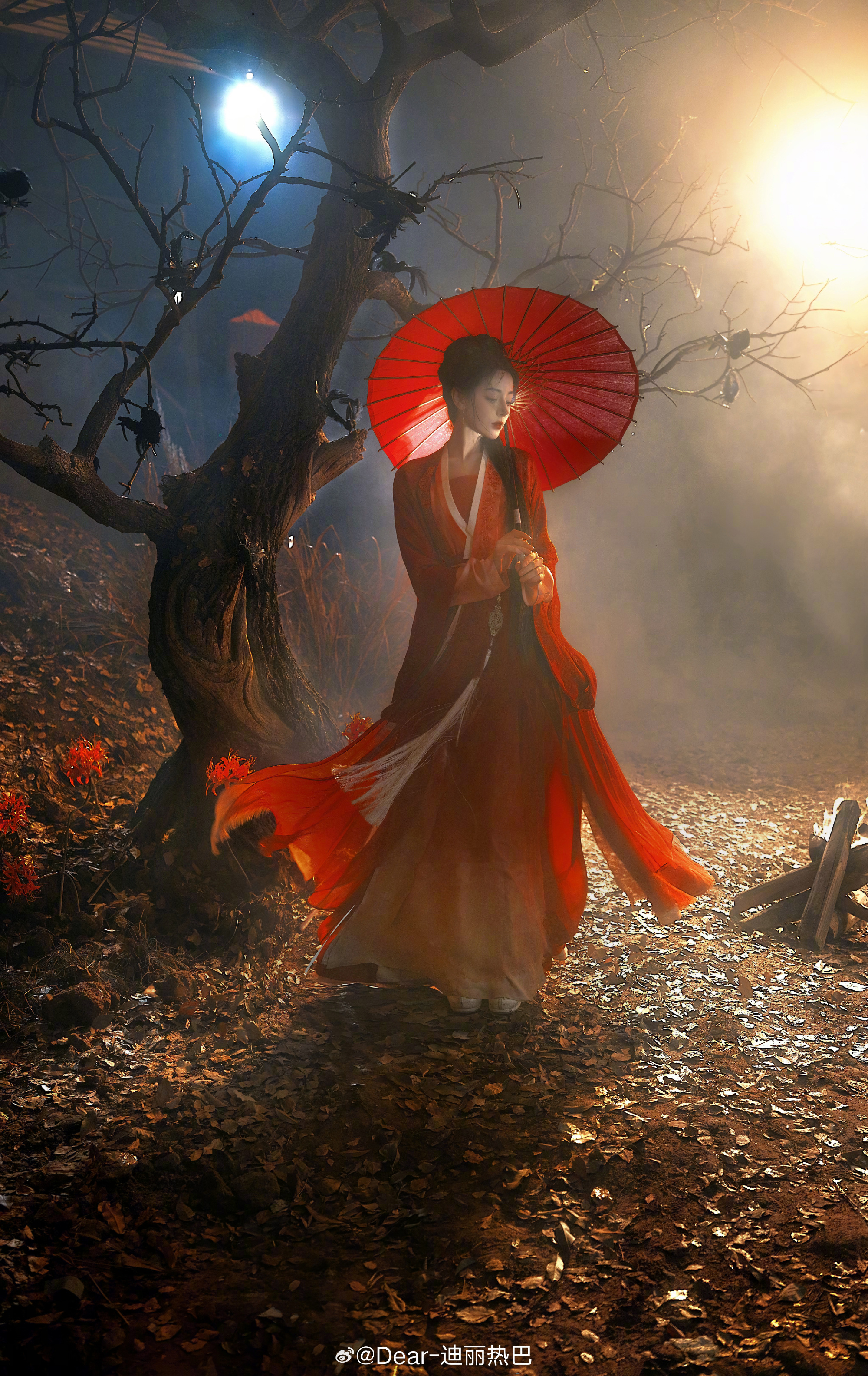 迪丽热巴红衣女鬼塑女鬼塑最成功的一集太是内味儿了静候万灵之主贺思慕