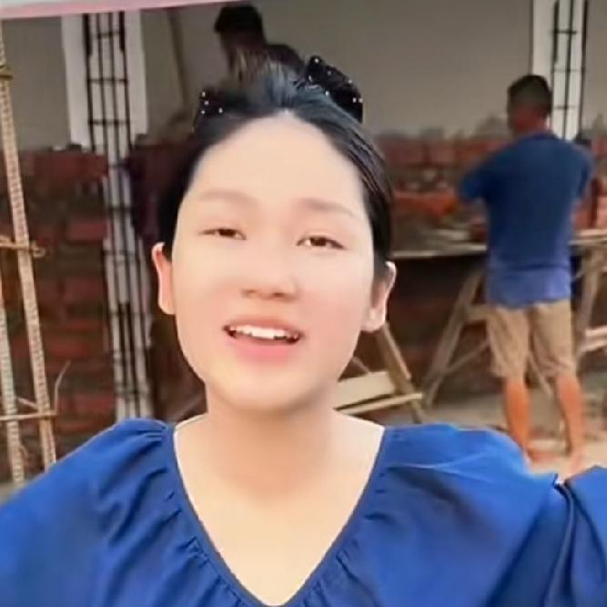 小叔的身体出了问题，所以一直没有来工地干活。前些日子，小叔说他去村子里的医院看病