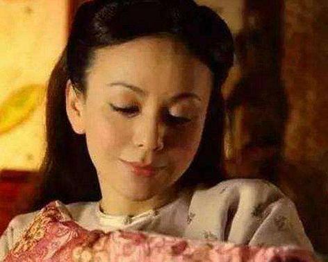 汉武帝的乳母犯错，汉武帝打算处置她，她托人恳请东方朔出主意。东方朔道：“若真想保