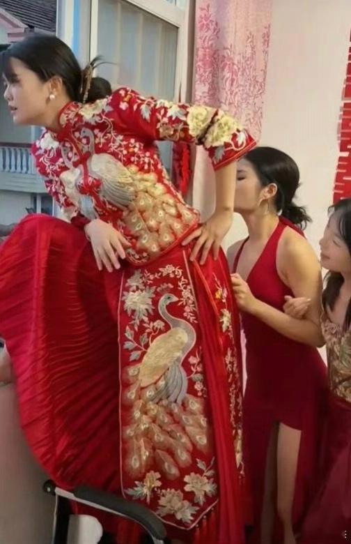 急不可耐的新娘，第一次结婚非常焦虑。[哈哈] ​​​