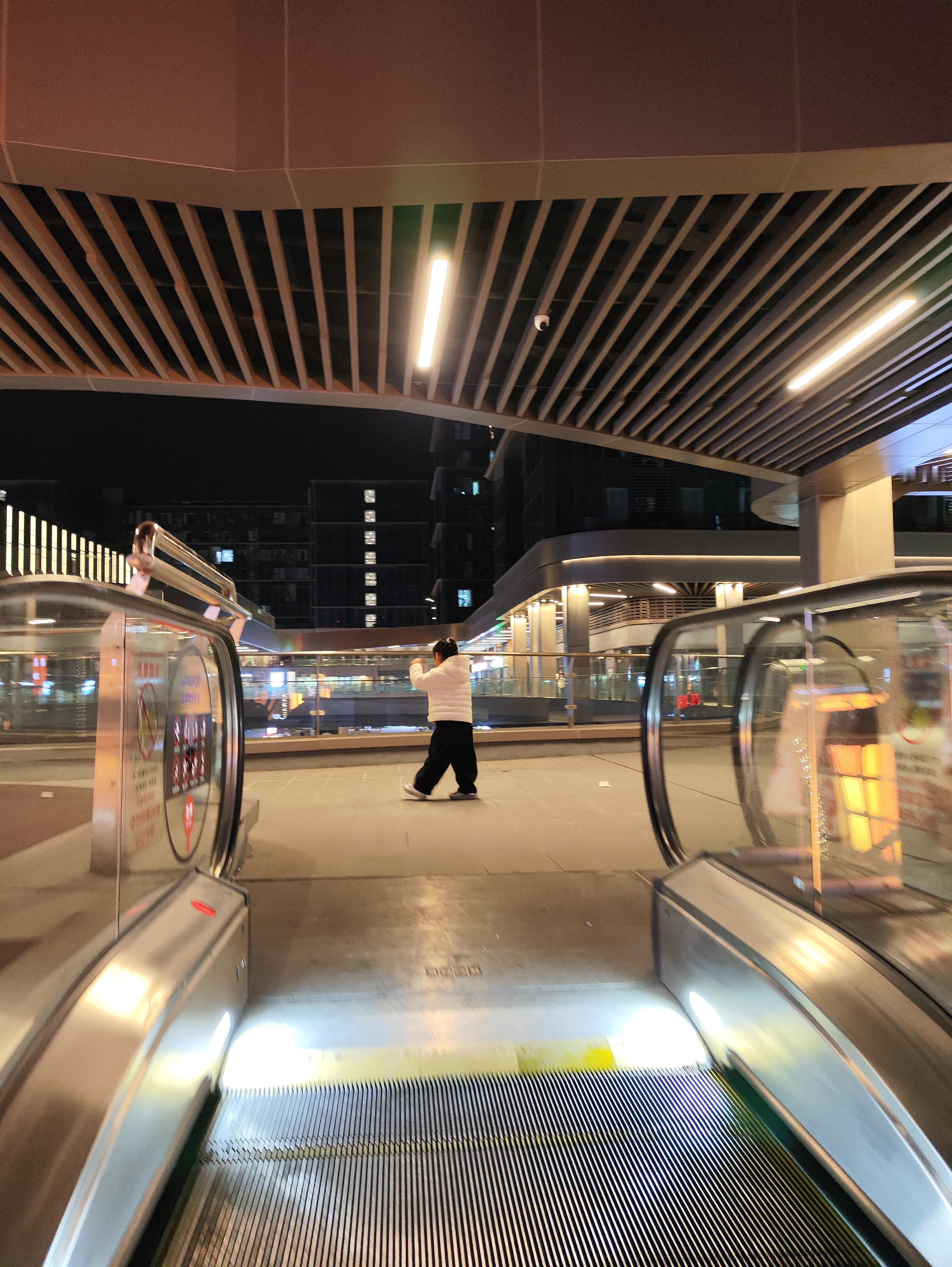 当我们离开的时候，我们一定要在意宝宝当时当我们面提出的愿望，并且要使劲浑身解数给