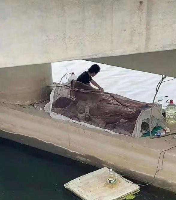 这是有多大瘾啊 