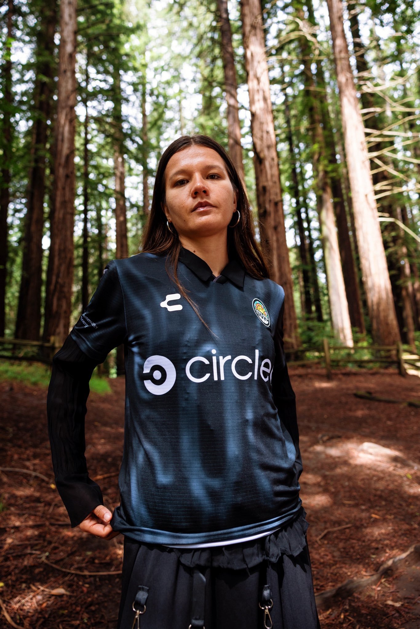 奥克兰灵魂女足发布26赛季全新主客场球衣。贤聊球衣 球衣资讯