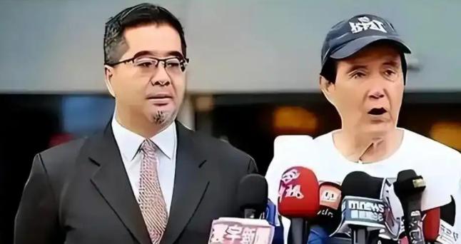 过去两岸都有人批评马英九政治上无能、性格上不沾锅，现在看来他不仅仅是无能，而是在