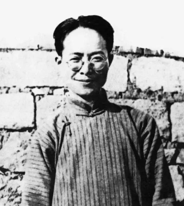 1937年，日本军在国内肆无忌惮横行，北大教授刘文典先生也曾被其蛮横抄家，过程中