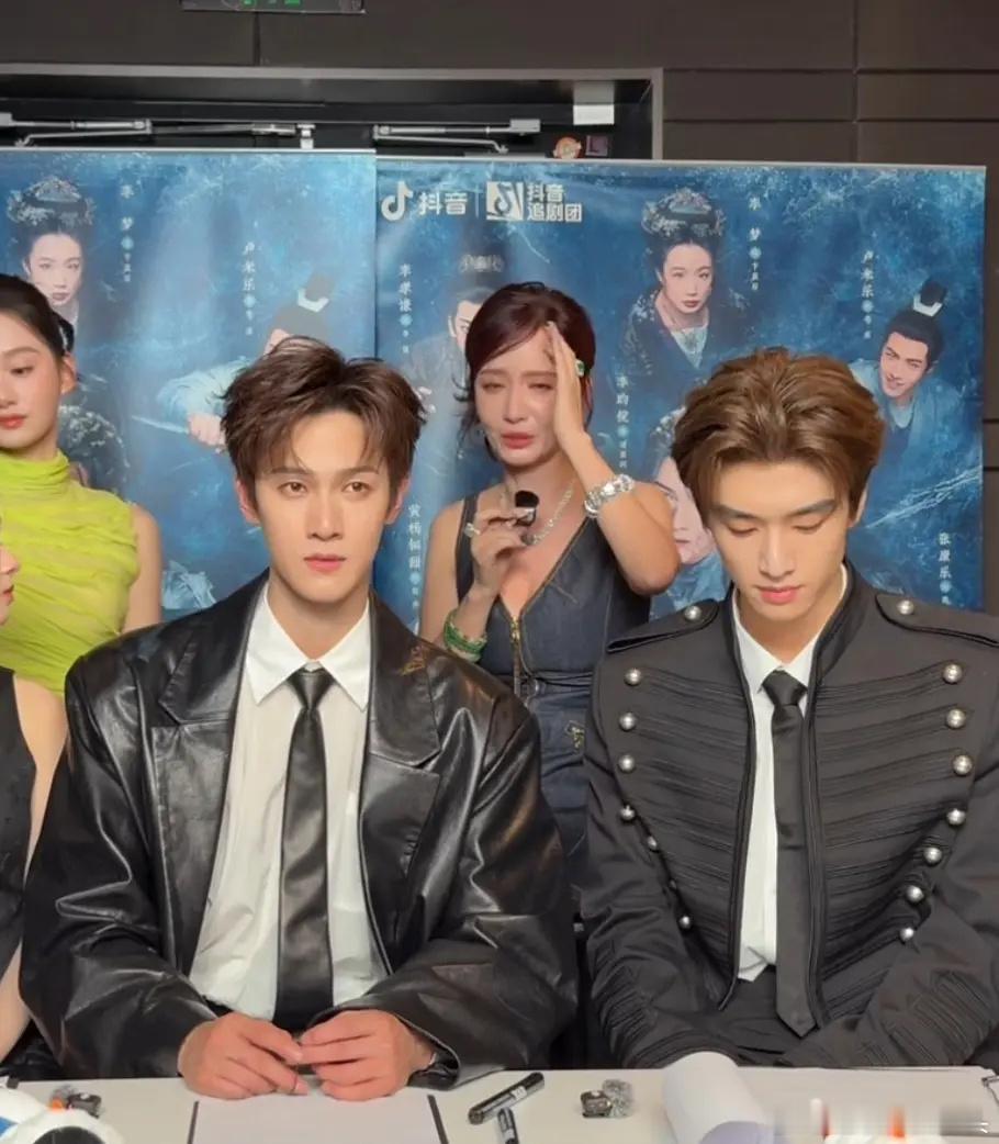 张萌泪洒冰湖直播间0广开局估计亏麻了吧🤣🤣🤣 