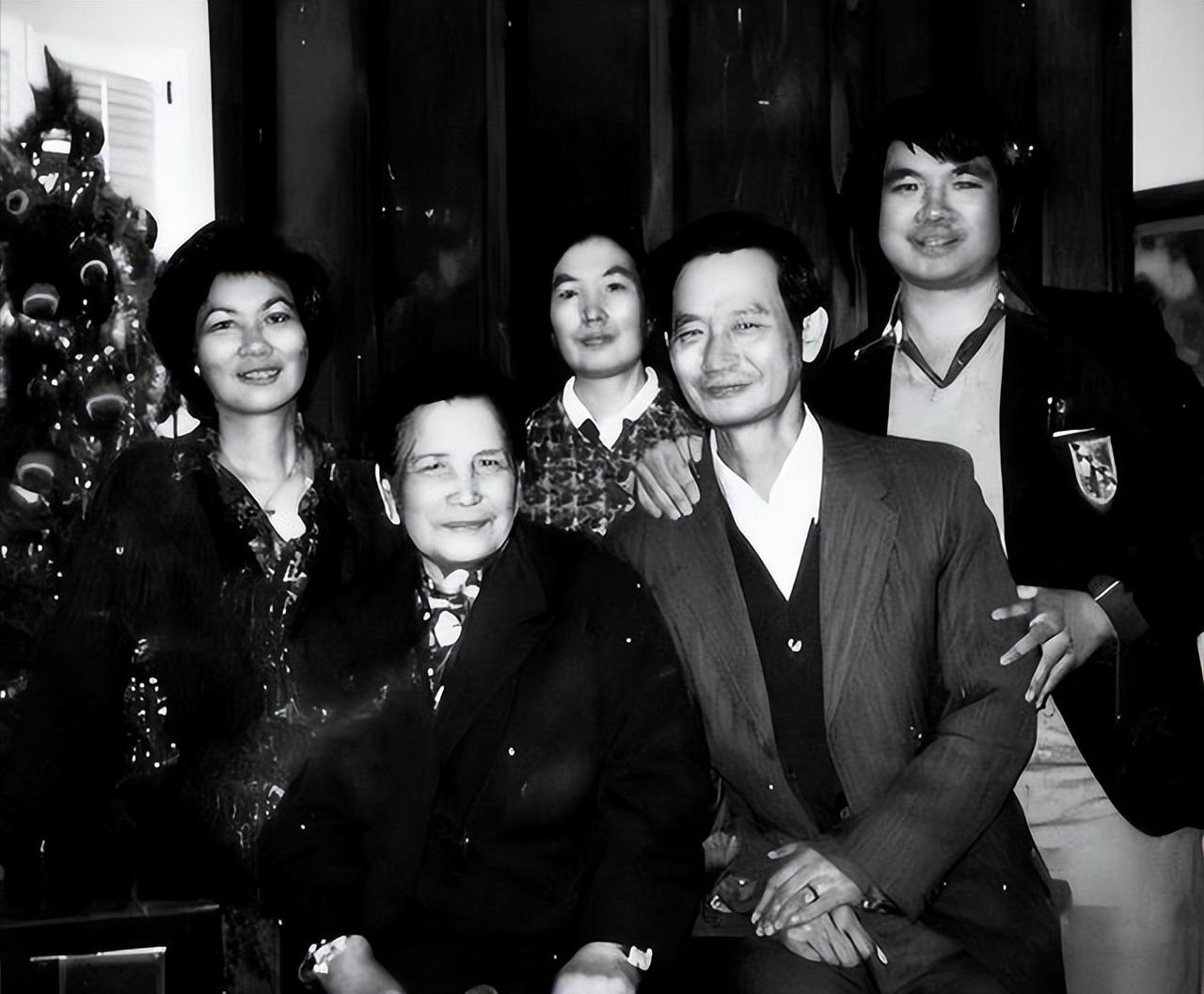 烈士吴石的夫人王碧奎晚年直言：宁可在台湾漂泊三十载，也一定不回大陆，暮年移居美国