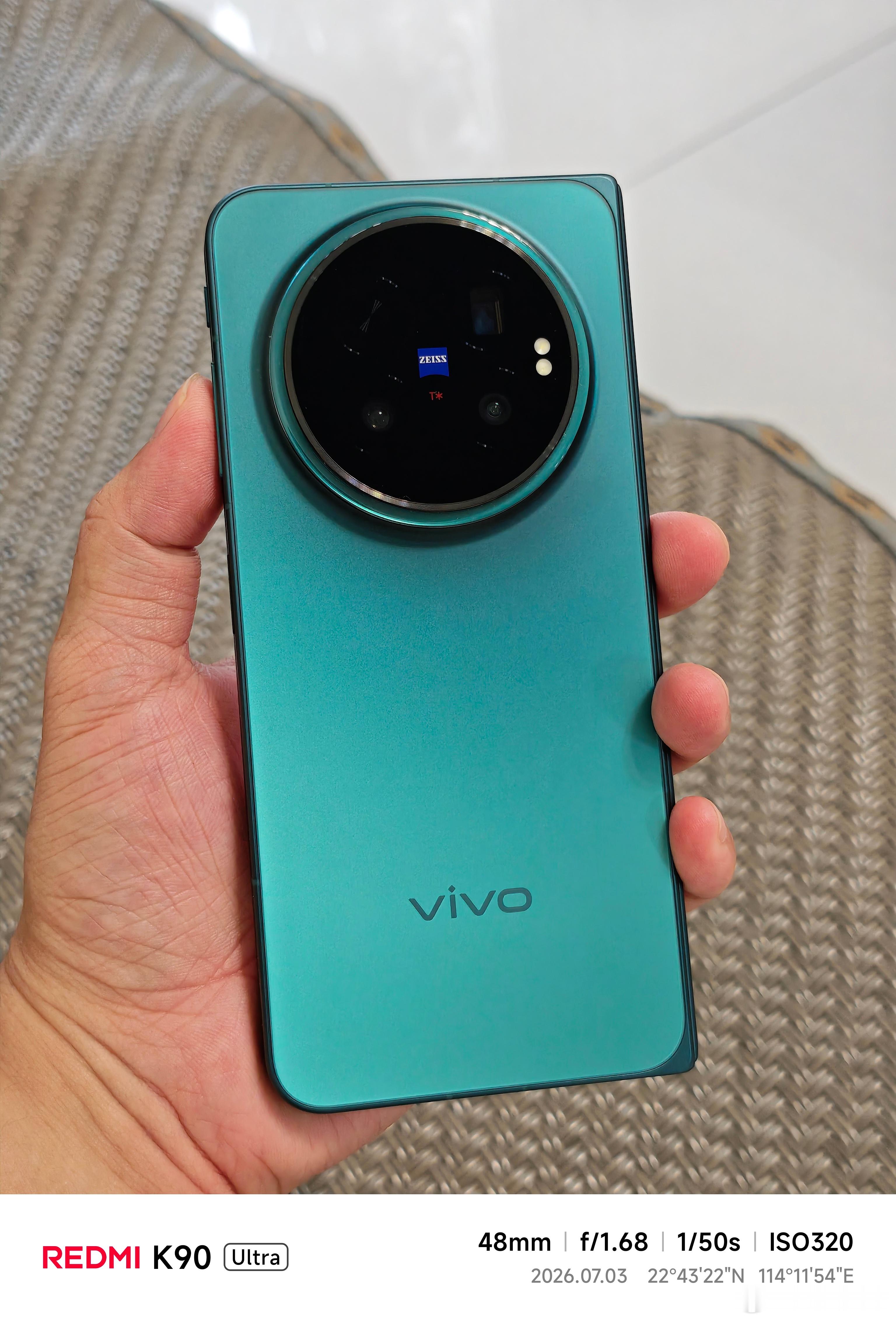 VIVO X  Fold6蓝洞，真机感觉比宣传图好看，好久没用折叠屏了，正好试试