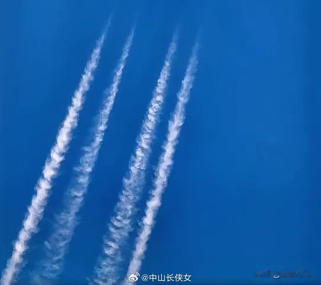 最新消息！1月3日，成飞六代机又进行了第二次试飞，这次是为了让美国“看一看”它的