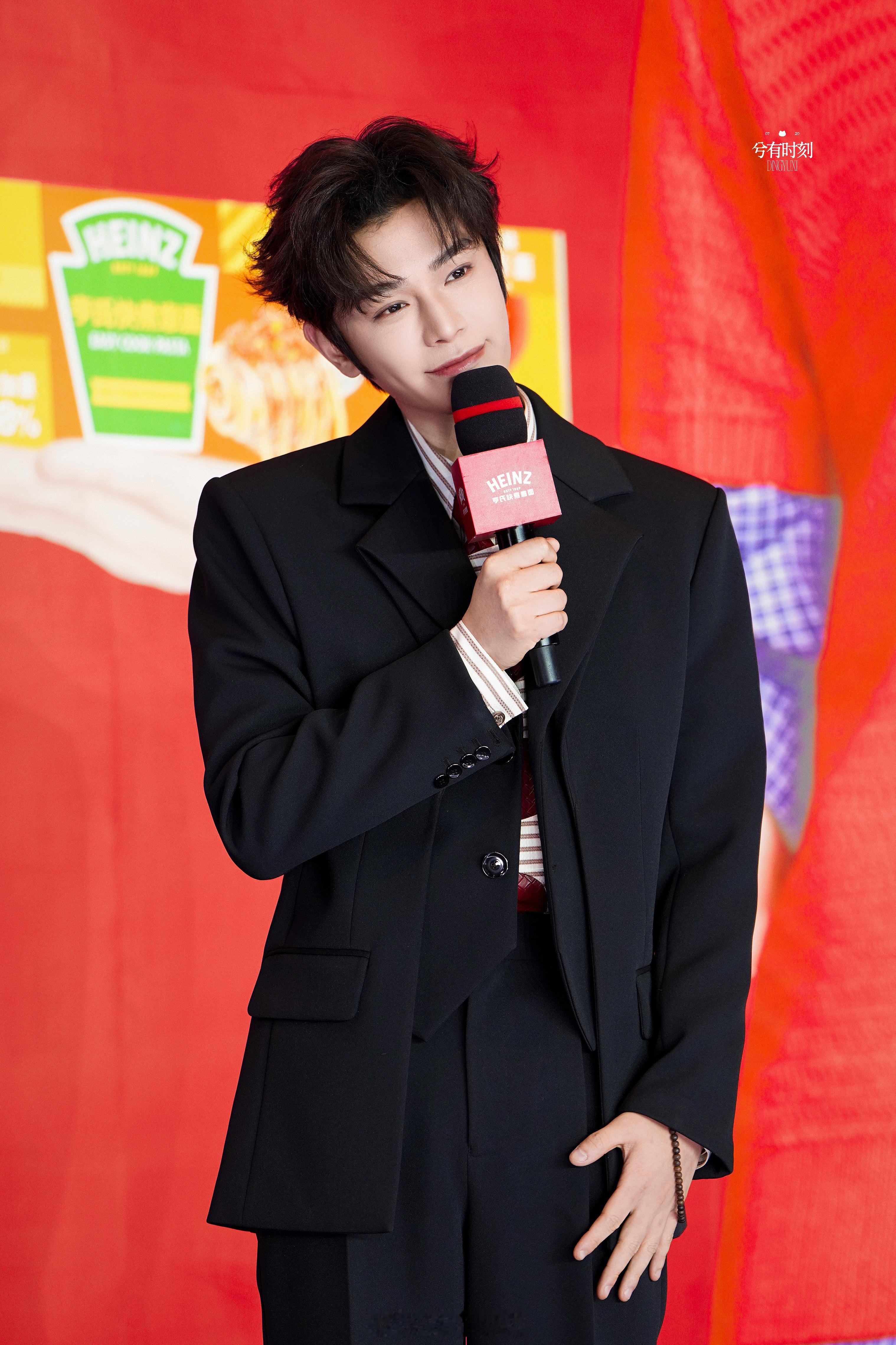 丁禹兮直播最新品牌活动路透生图状态，真的好萌好帅啊！