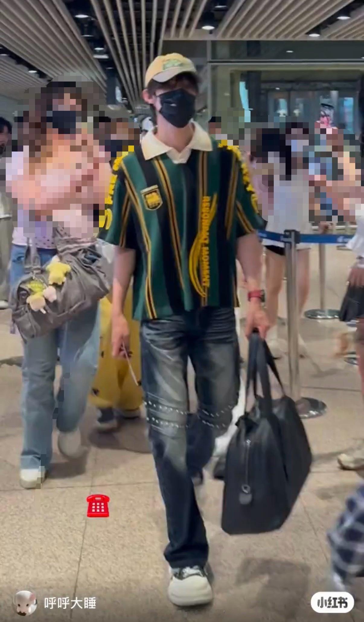 这个腿特么也太长太直太漂亮了吧 