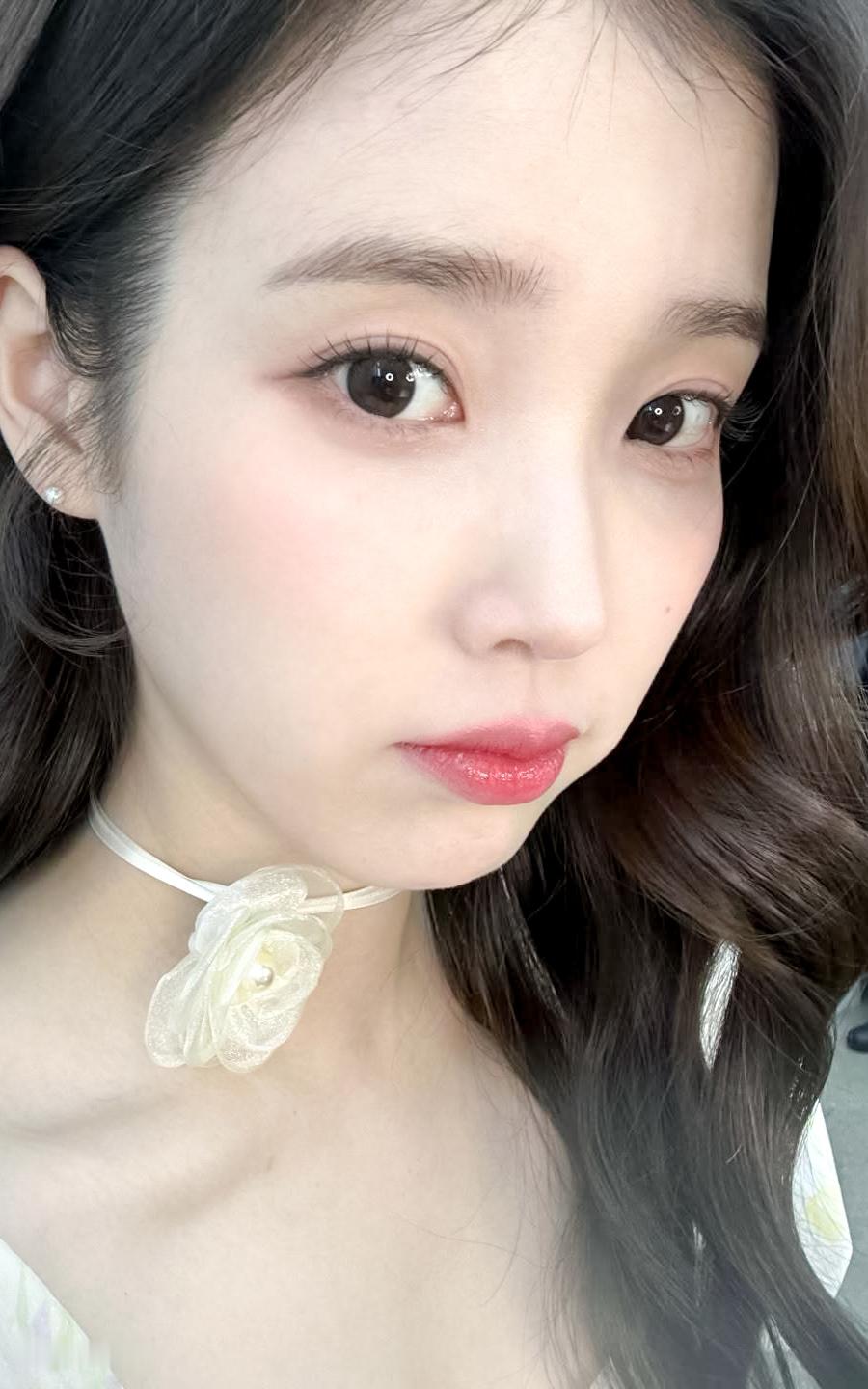 IU  🌙iu韩国第一女solo 白月光的存在自修 | IU 