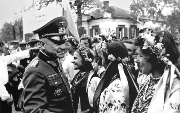 二战时德国进攻苏联，原因可不少。资源需求是关键，德国本国能源自足率低，石油、煤炭