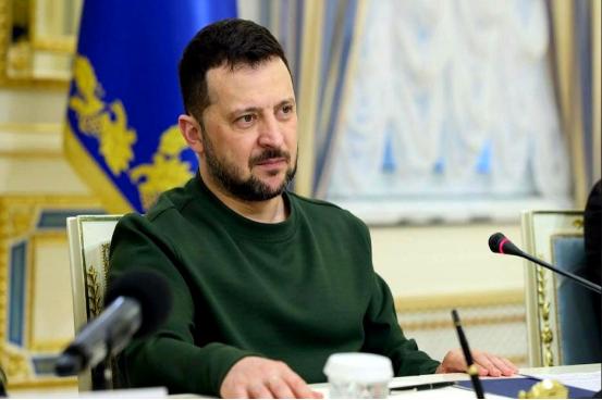 惨无人道！
泽连斯基翻脸不认人！
乌克兰光天化日发动轰炸，普京亲信当场丧生！
 