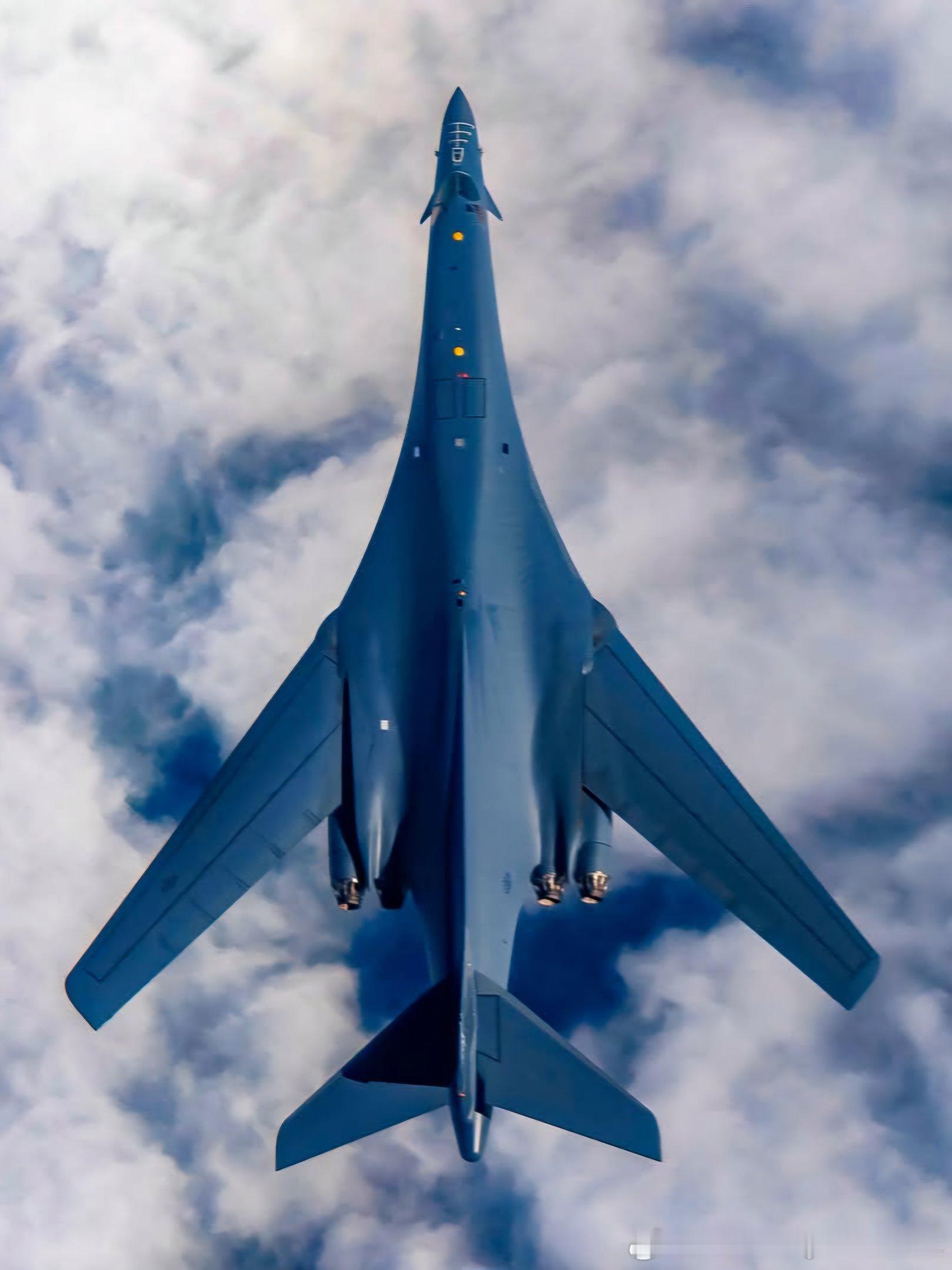 B-1B俯视图 ​​​