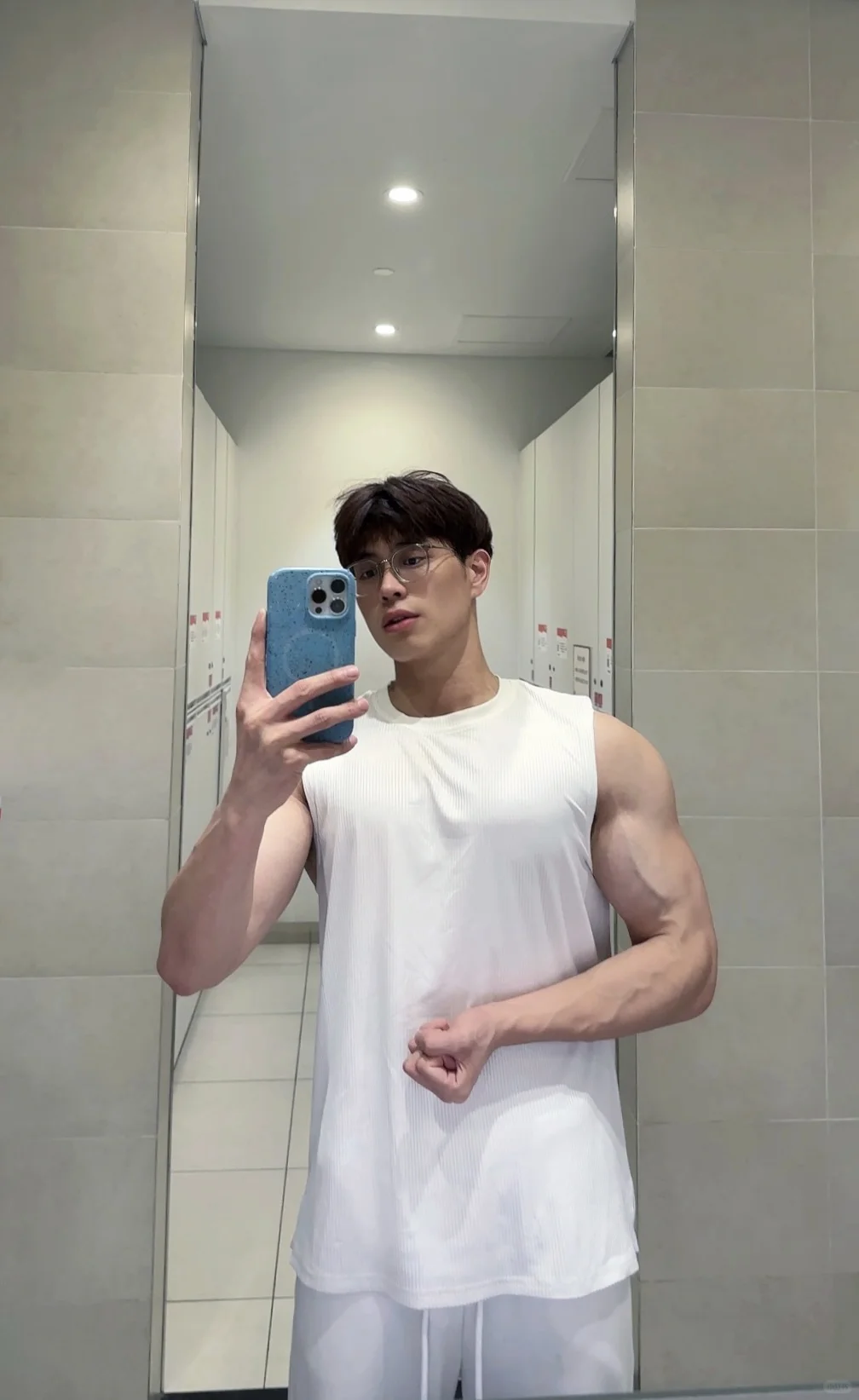 180/80kg 纯白男孩