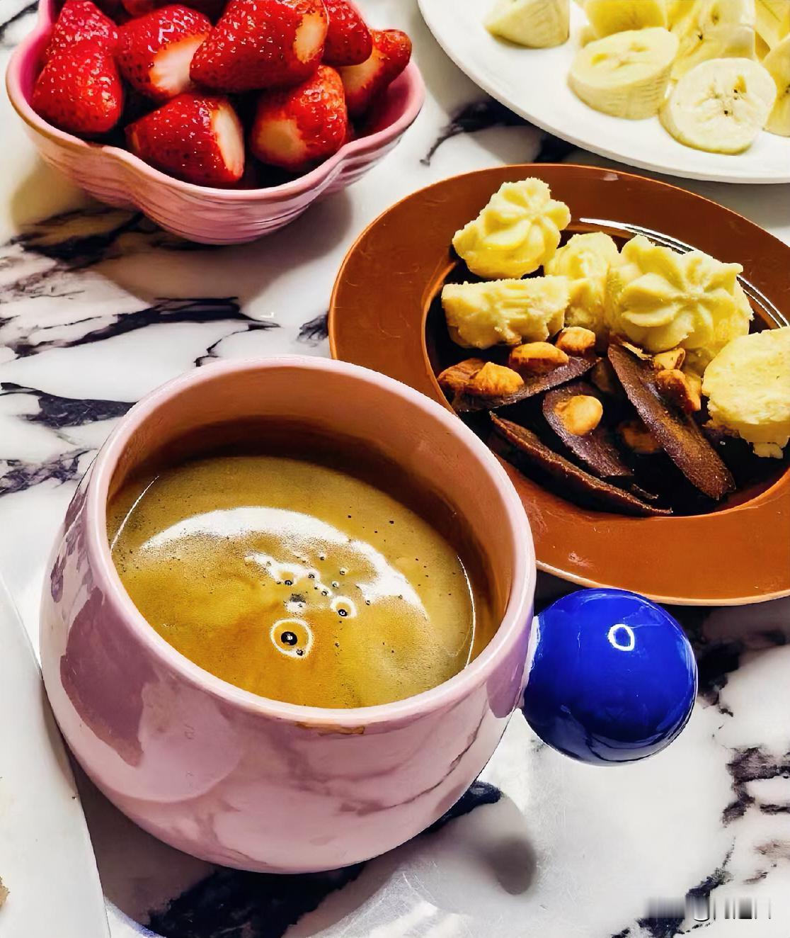 别不信，过了50岁的女人，就不要还天真的以为自己还是少女呢，穿的再青春，背影再好