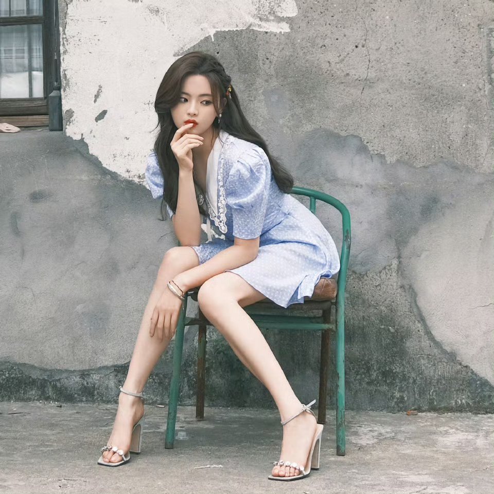 杨超越～～杨超越的丧尸不像演的杨超越明星 ​​​