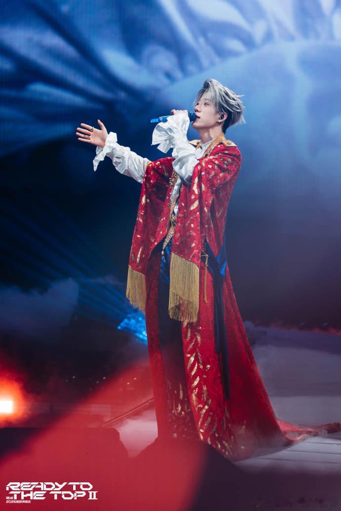 鹭卓一直睁眼到早上8点多9点才睡着鹭卓演唱会也戒断了梅奔留下的回忆足够回味漫长时