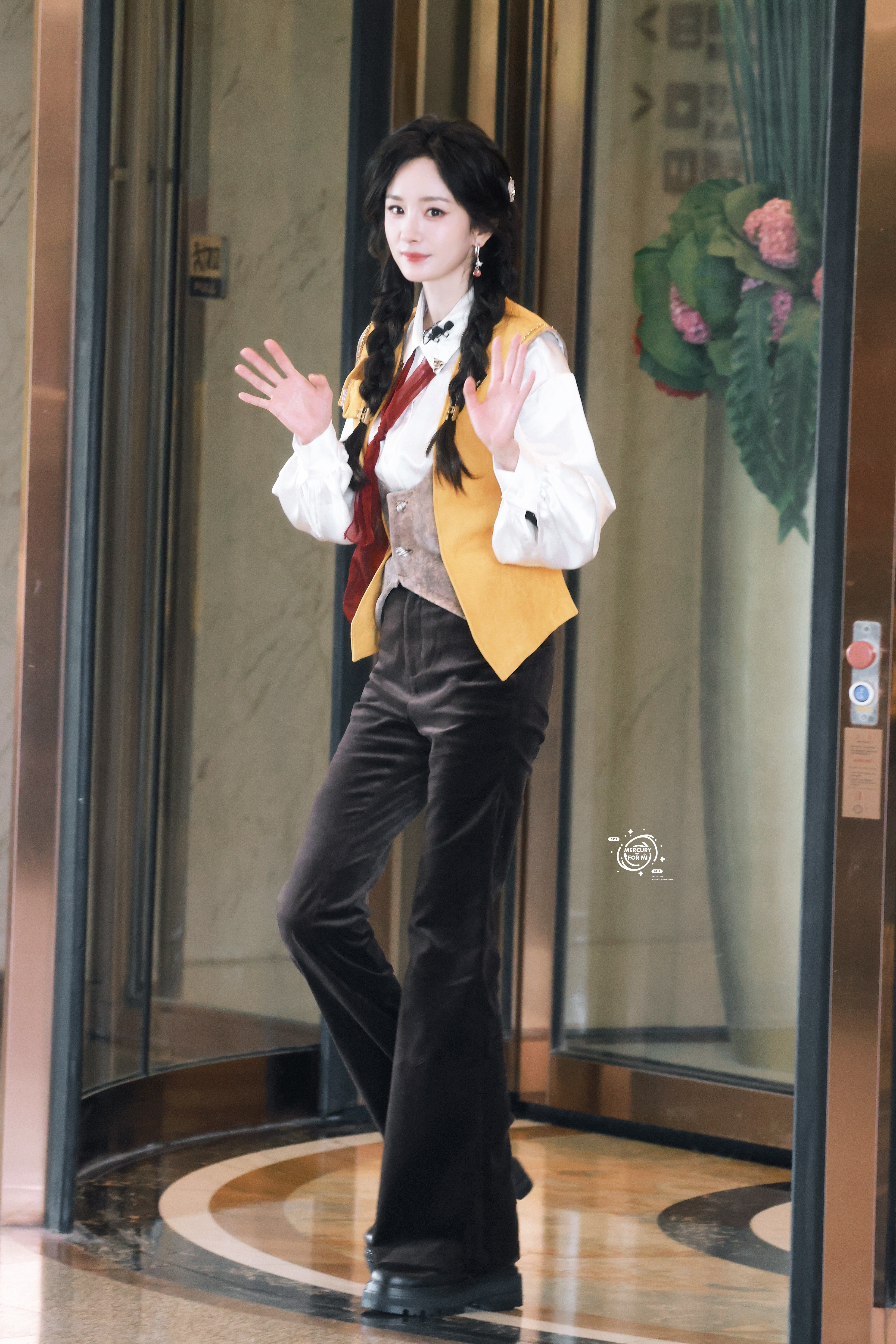 此女的比例惊人！！！ ​​​