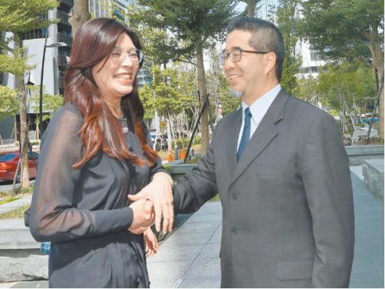 台“国民党”正式宣布，
 
1月28日，针对国民党重启“国共论坛”，台湾地区国民