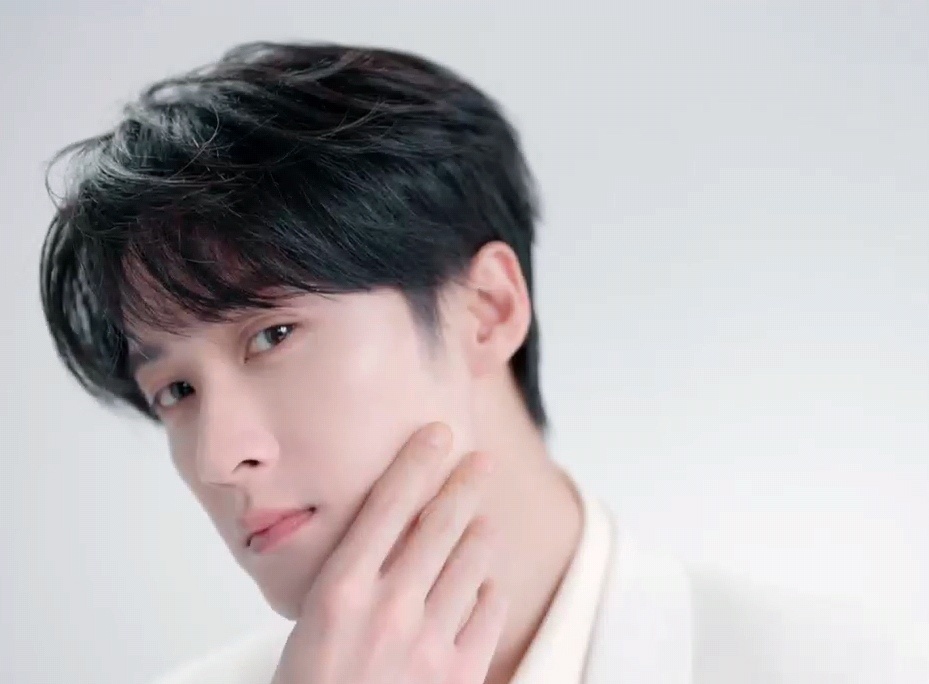 #檀健次的皮肤状态# 这是什么满三十减十，檀健次皮肤状态好好啊，蛋壳肌 ​​​