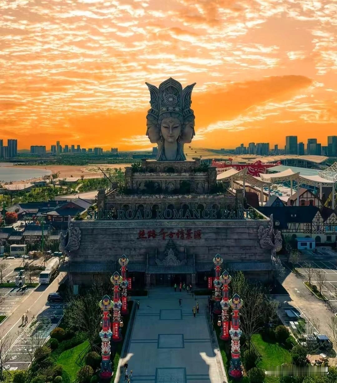 全网刷屏，火爆出圈！青岛丝路千古情今天开业，这个夏天，必火！

今天，青岛上合丝