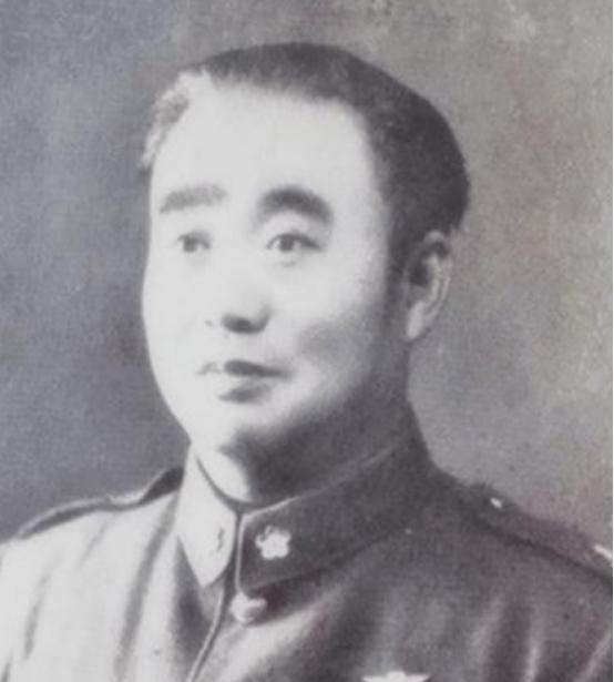 1948年6月，国民党上将刘汝明在军事会议上，将出言不逊的黄埔将领刘伯龙一拳打倒