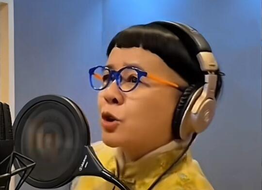 金龟子庆祝哪吒2破百亿