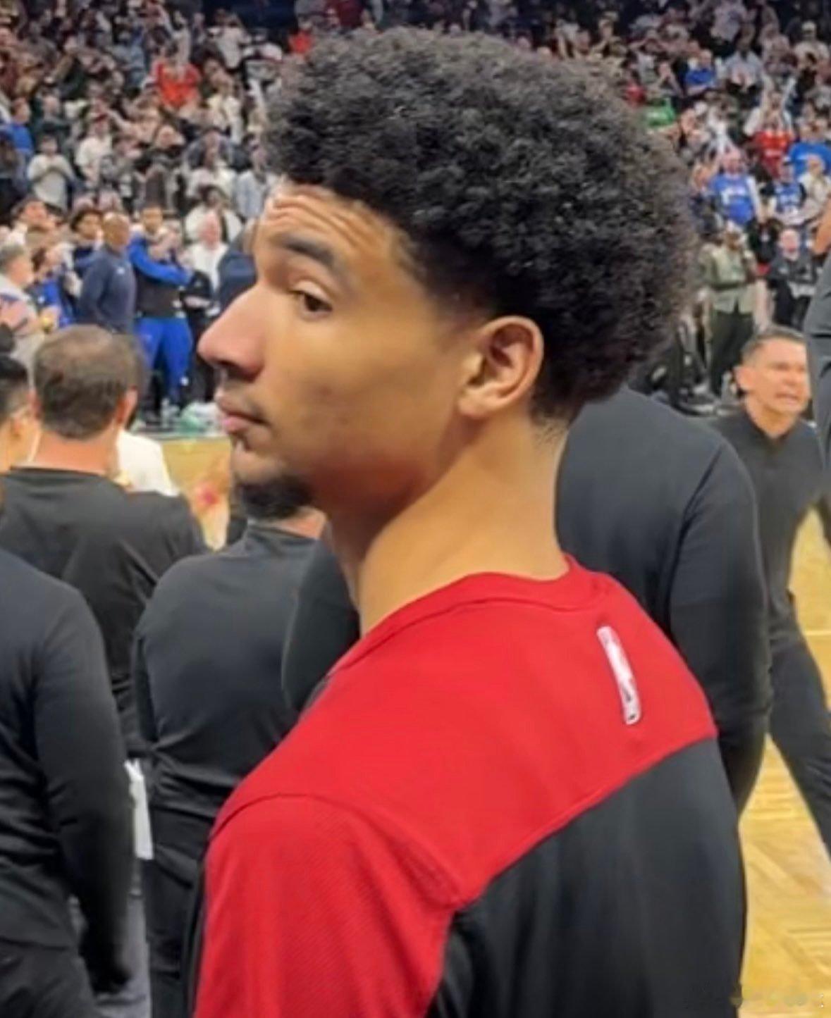 韦尔半场0分5板3助攻，打文班的那股劲去哪了热火vs马刺新赛季篮不住 ​​​