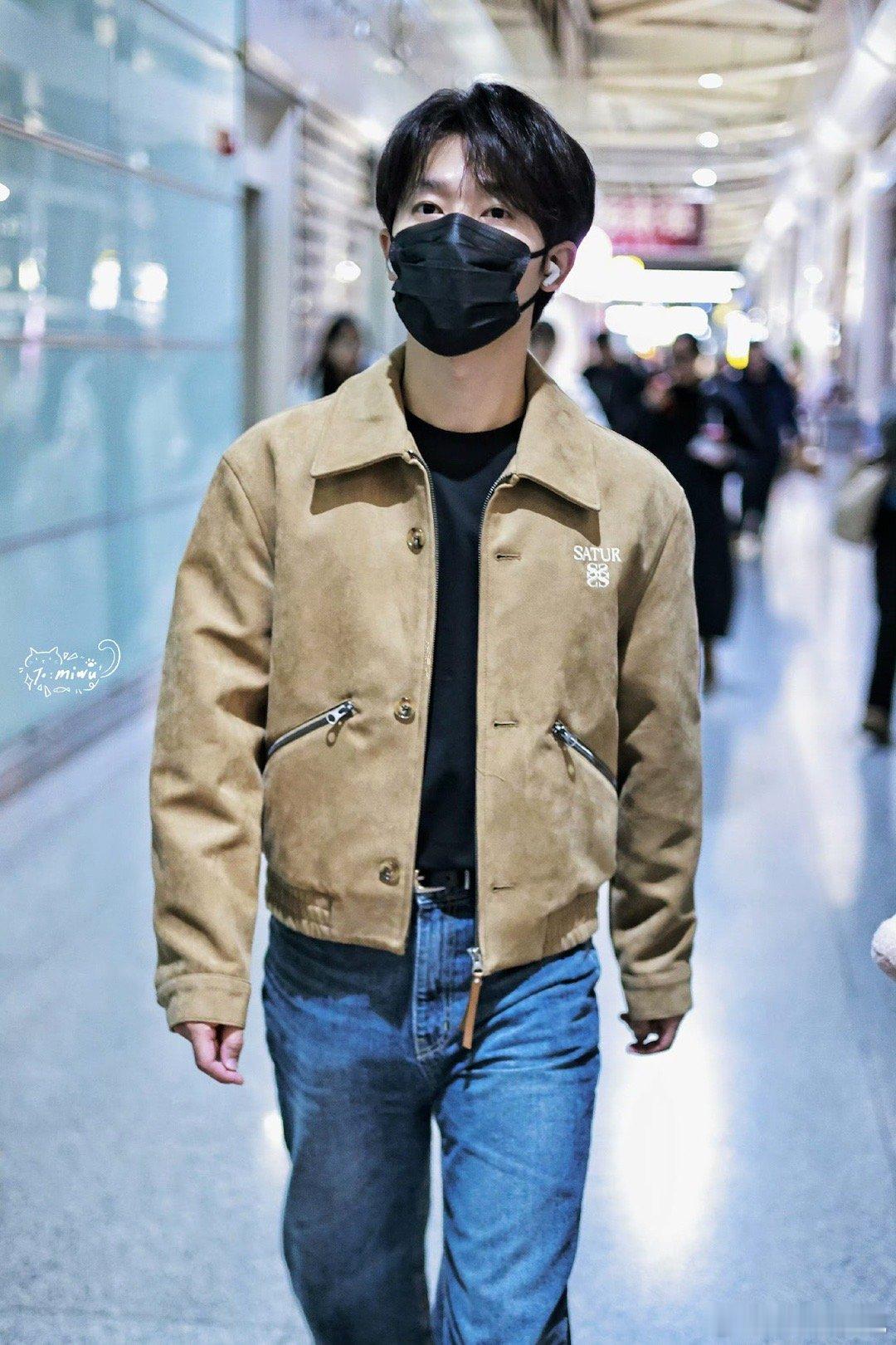 滑雪偶遇蒋敦豪和万妮达 本以为滑雪撒欢，没想到误入《非遗晚会》现场！蒋敦豪和万妮