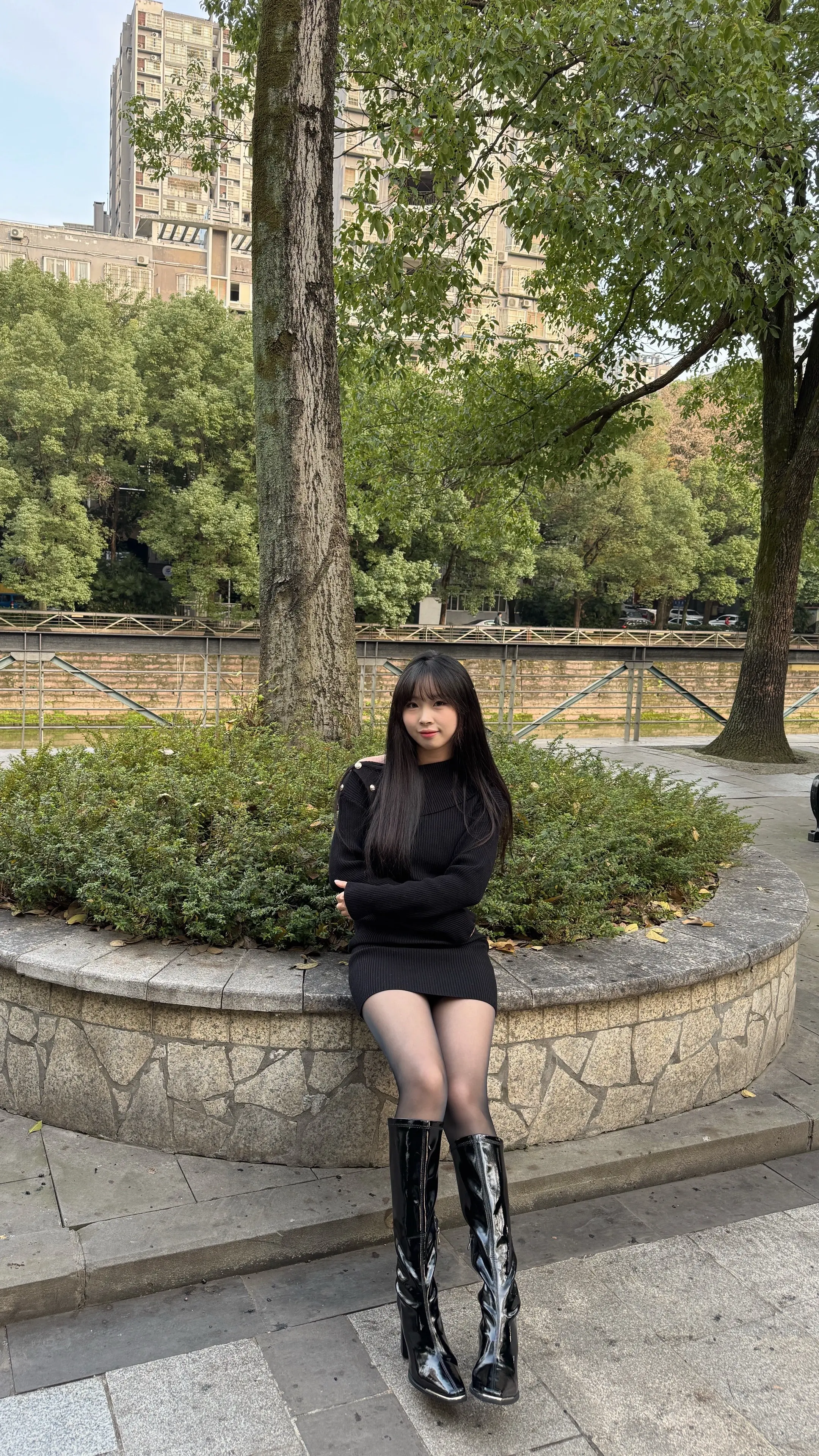 现在连苦笑都不敢了 怕老天以为我不服