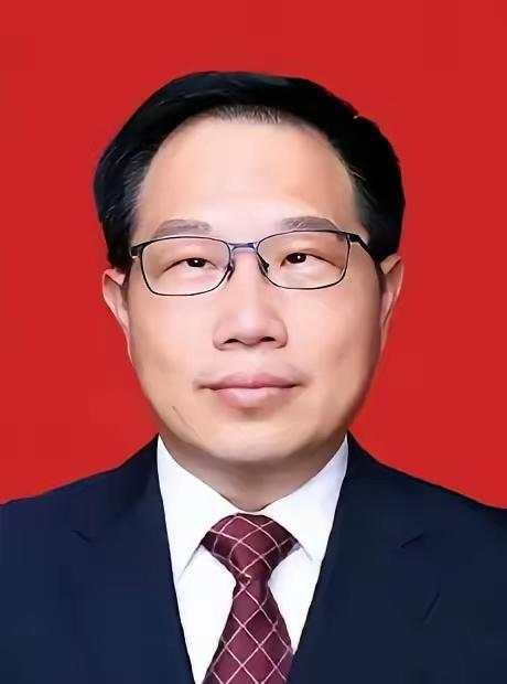 7月2日傍晚，看到“李大剑 ”主动投案后，心里挺不是滋味的，因为他从1981年参