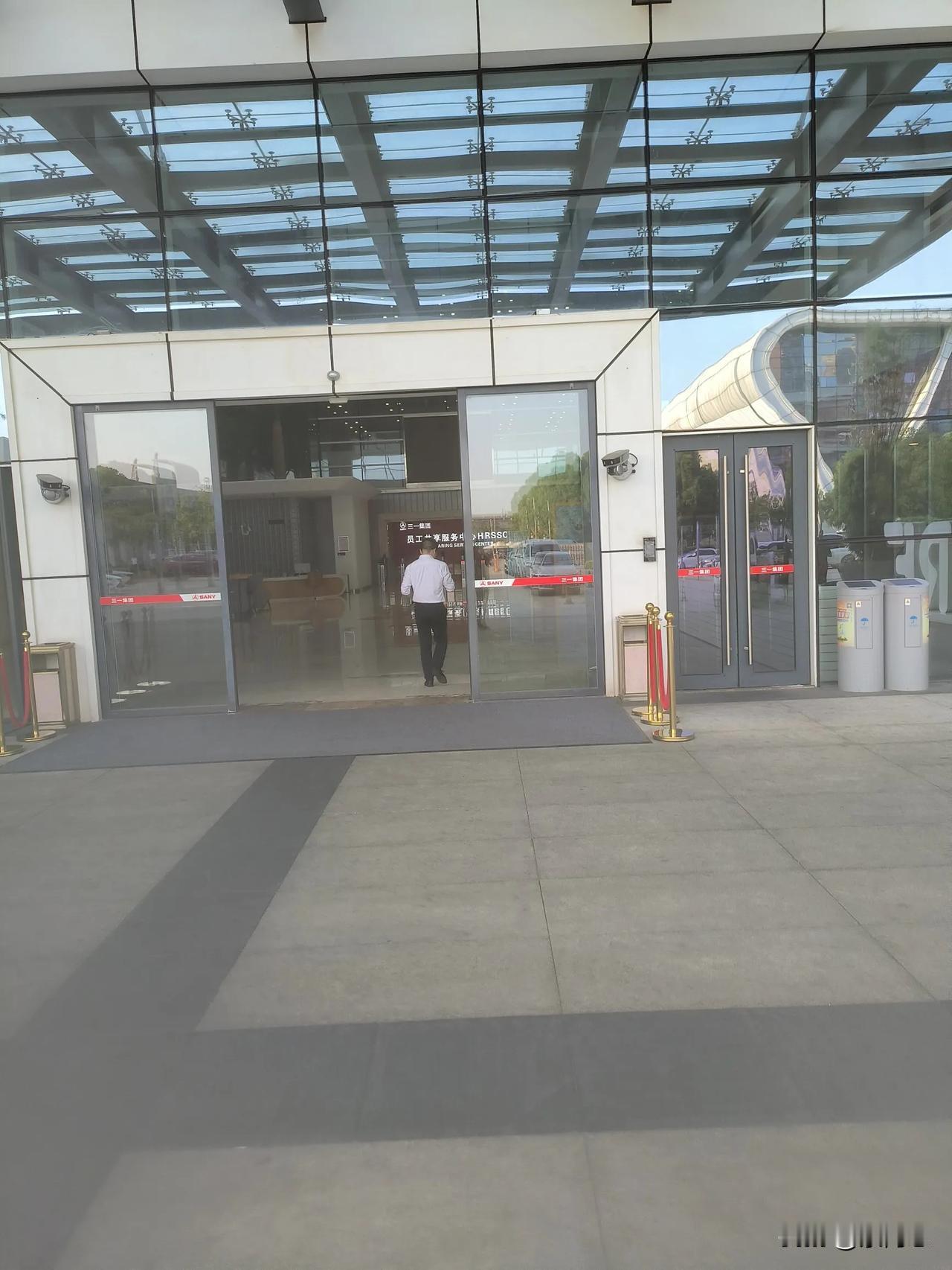 三一调研结束，老索大家委托我问的，
我都问了，董事长向总不厌其烦的解答，
搞得的