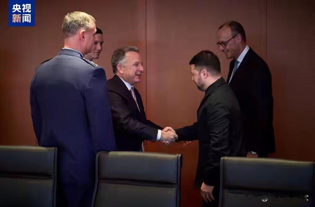 泽连斯基重大立场转变！放弃加入北约，但要提供类似于北约第五条集体防御条款的安全保