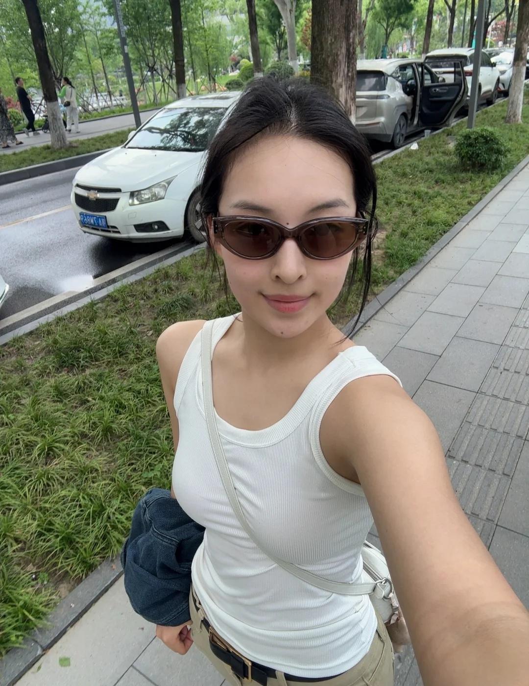 武汉你好热🫠
天气好的时候 今天是E人出门 打败我的是天真热 出门吹夏风 出门