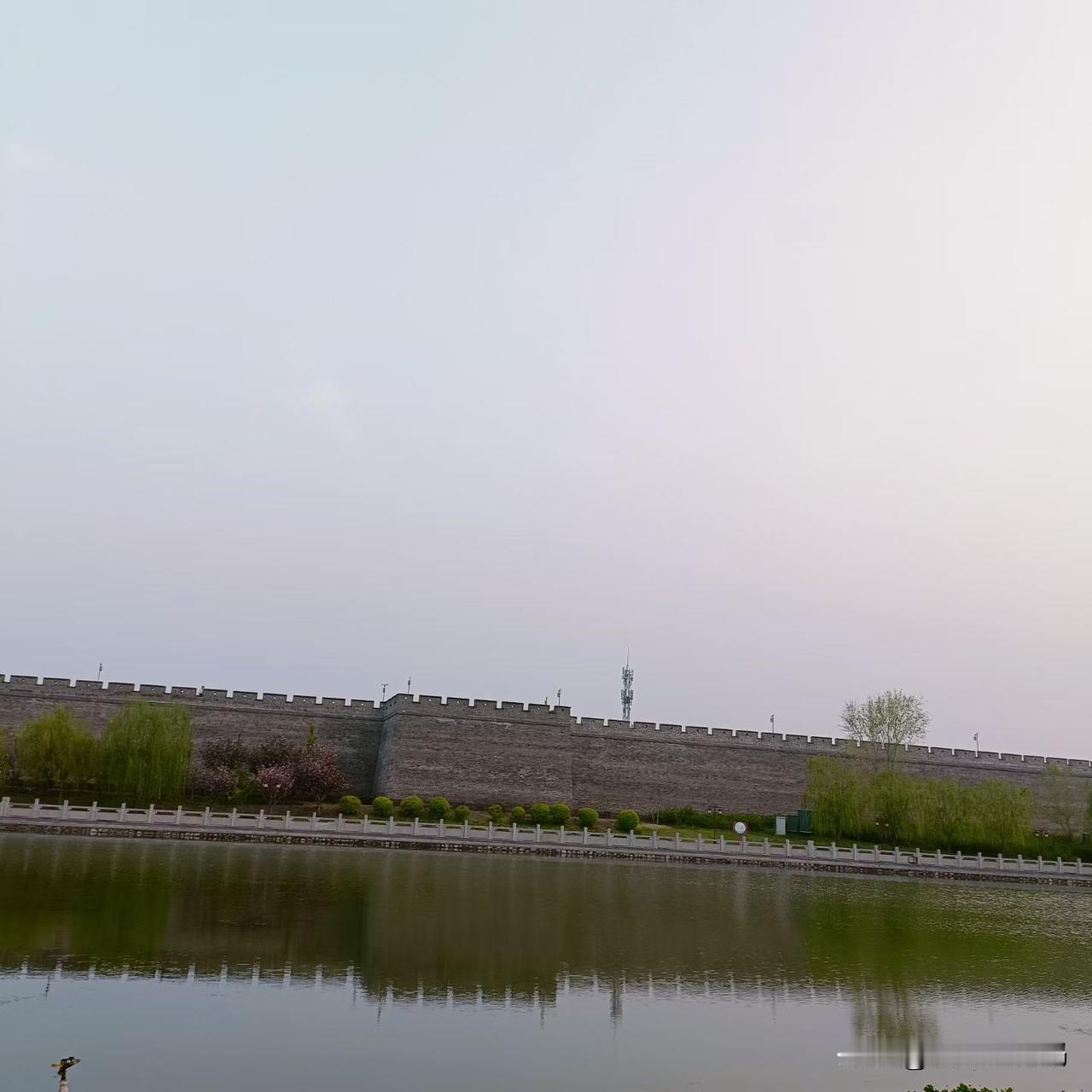 我们永远不知道，明天和意外哪个先来，人生没有永远，来日并不方长，活好当下，就是最