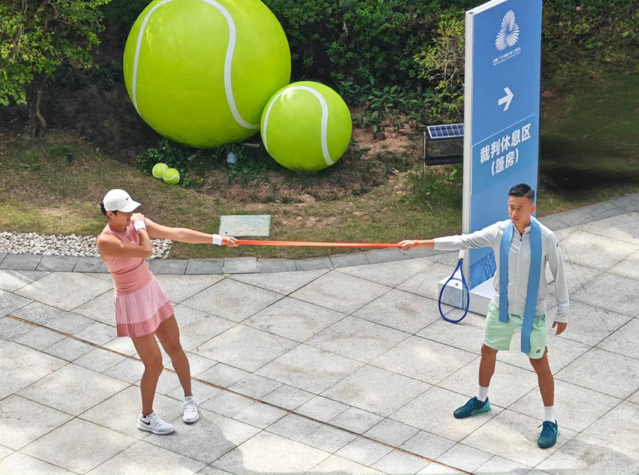 深圳全运会观众太牛啦！远看台能精准拍出特写，肌肉发力、夺冠狂喜、游泳水纹，每一帧