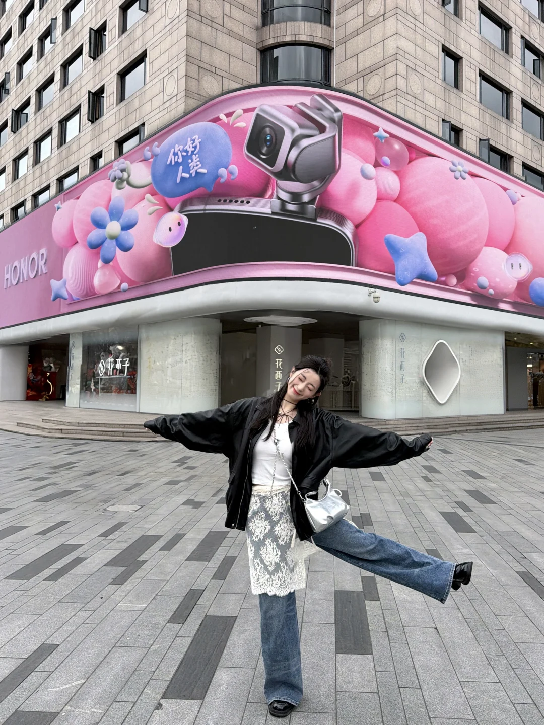 和大屏拍照没必要太正常！！存些活人感姿势📸