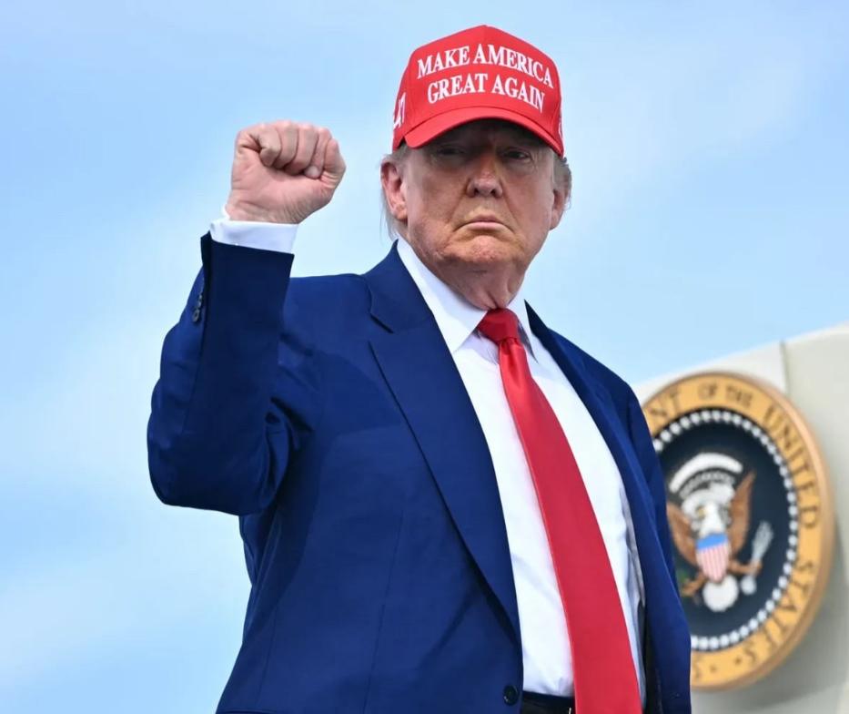 美国找中国了，第一时间通气

当地时间12月8日特朗普宣布允许英伟达向中国供应H