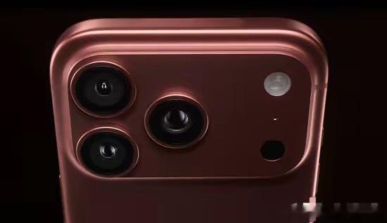 苹果高管谈iPhone屏幕耐用性苹果硬件工程副总裁Tom Marieb在接受Te
