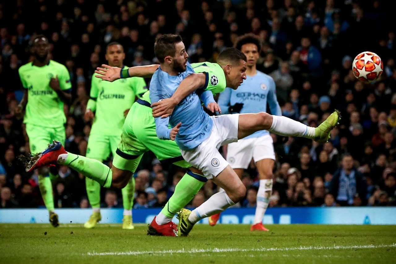 今日继续朝着好的方向出发！作品：拜仁vs霍芬海姆    拜仁状态出现起伏，霍芬海