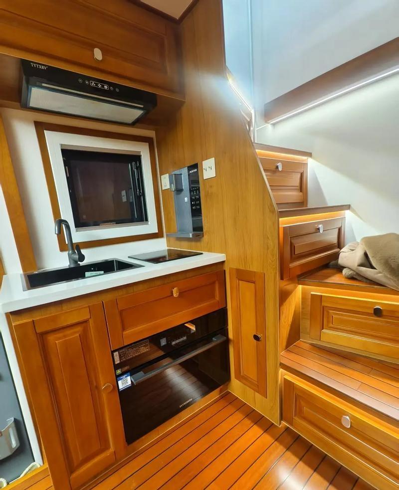 90岁老人，自驾23年游历全国！
近日一对老人成为了“网红”。

90岁内蒙古老