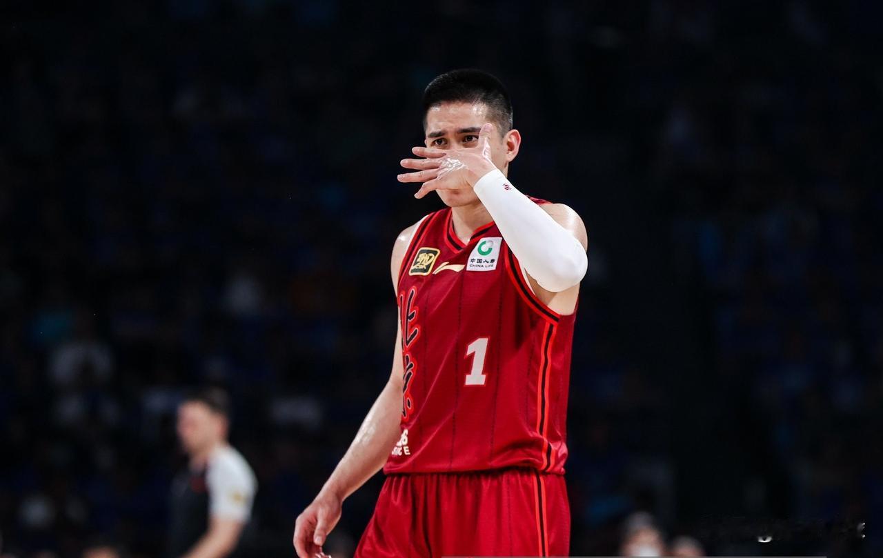 CBA常规赛第六轮，北汽89：85拿下新疆，但是北汽这两名球员让人失望——

第