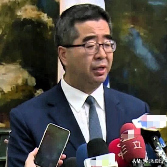 马英九谈起前执行长，面对镜头居然情不自禁，潸然泪下；在外界看来，显然已经认定萧实