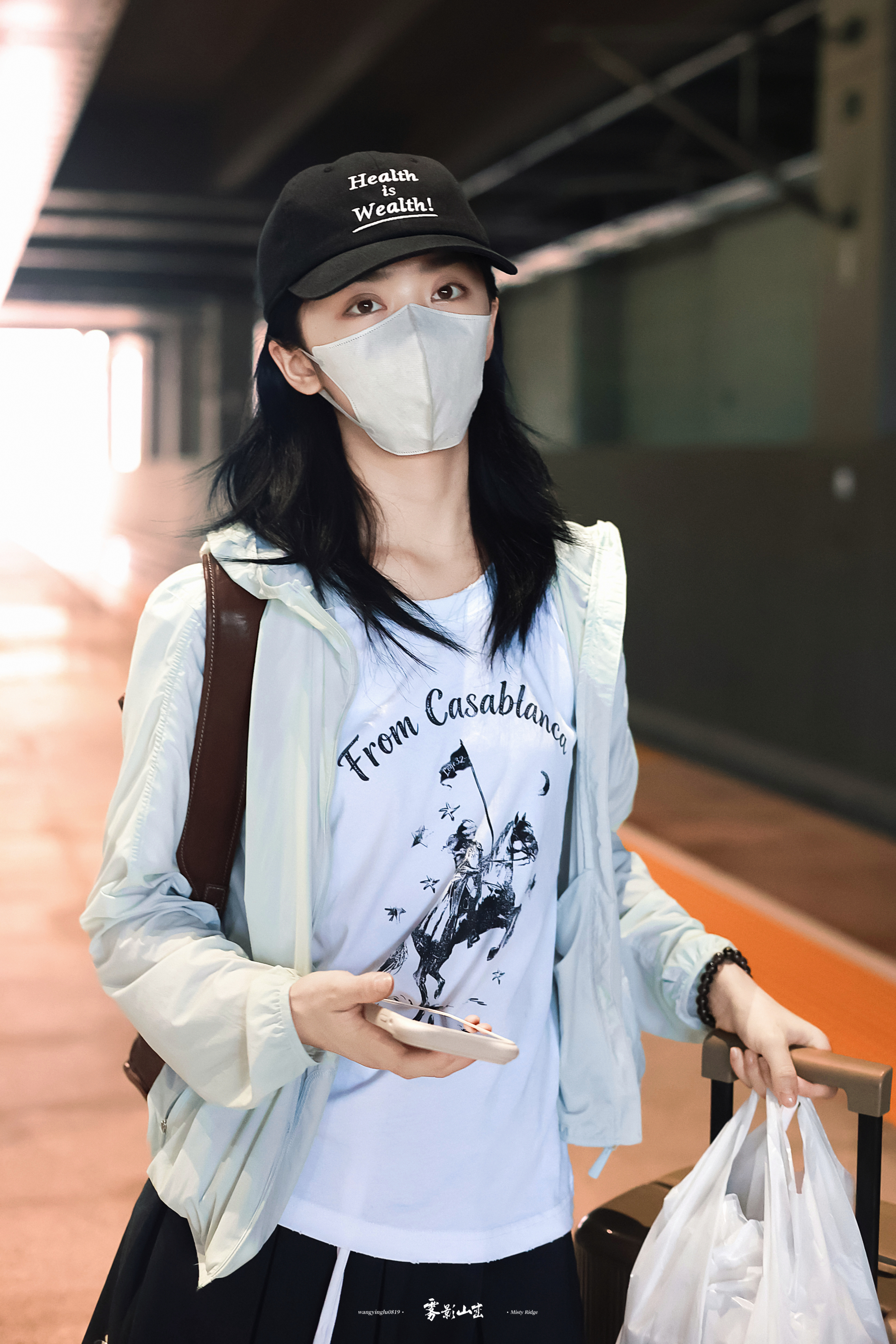 我姐姐头发越来越长了 过不了多久我就能看到我最爱的黑长直