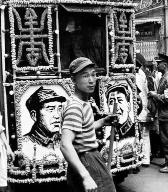 1934年，秦曼云叛变，致使上海地下党员几乎被连根拔起，毛主席对她恨得咬牙切齿，