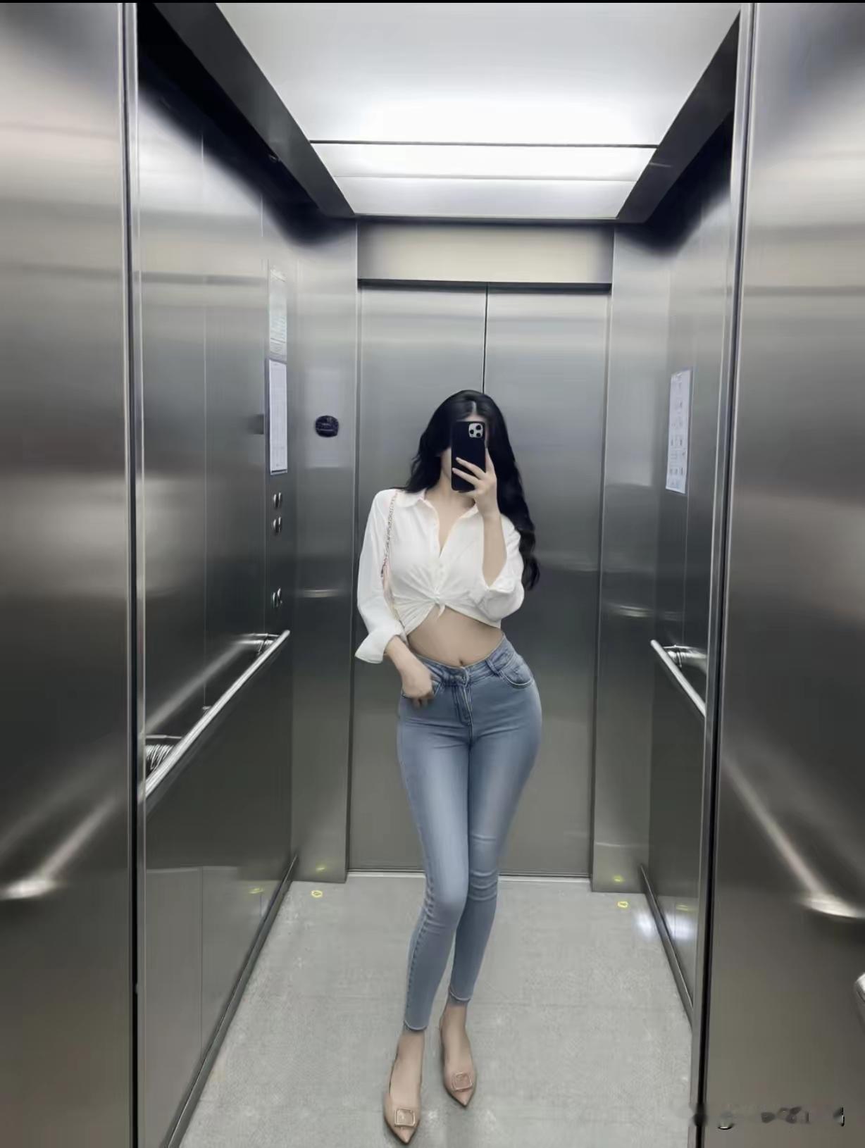 女生为什么爱对着镜子自拍🤳呢？
