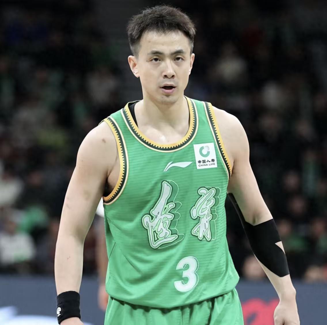 大家发现没，今晚19点35分，福建男篮将主场对阵辽宁男篮，作为曾经的四冠王球队，