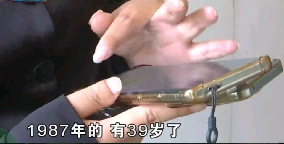 杭州39岁的网约车女司机刘女士花6388元找婚介相亲，这事儿挺有看头。她本就因社
